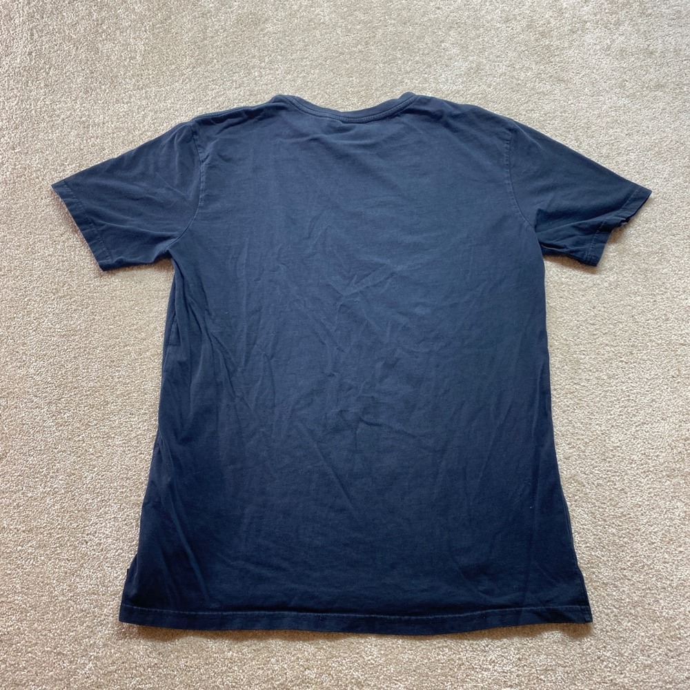Quiksilver Shirt Mens Medium Stranger Things Upside Down Demogorgon - Picture 7 of 8